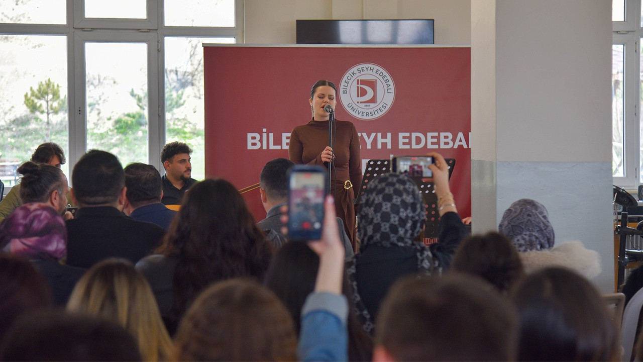 Adana’da Arkadaşını Bıçakla Yaralayan Sanığa 8 Yıl 1 Ay 15 Gün Hapis Cezası Verildi