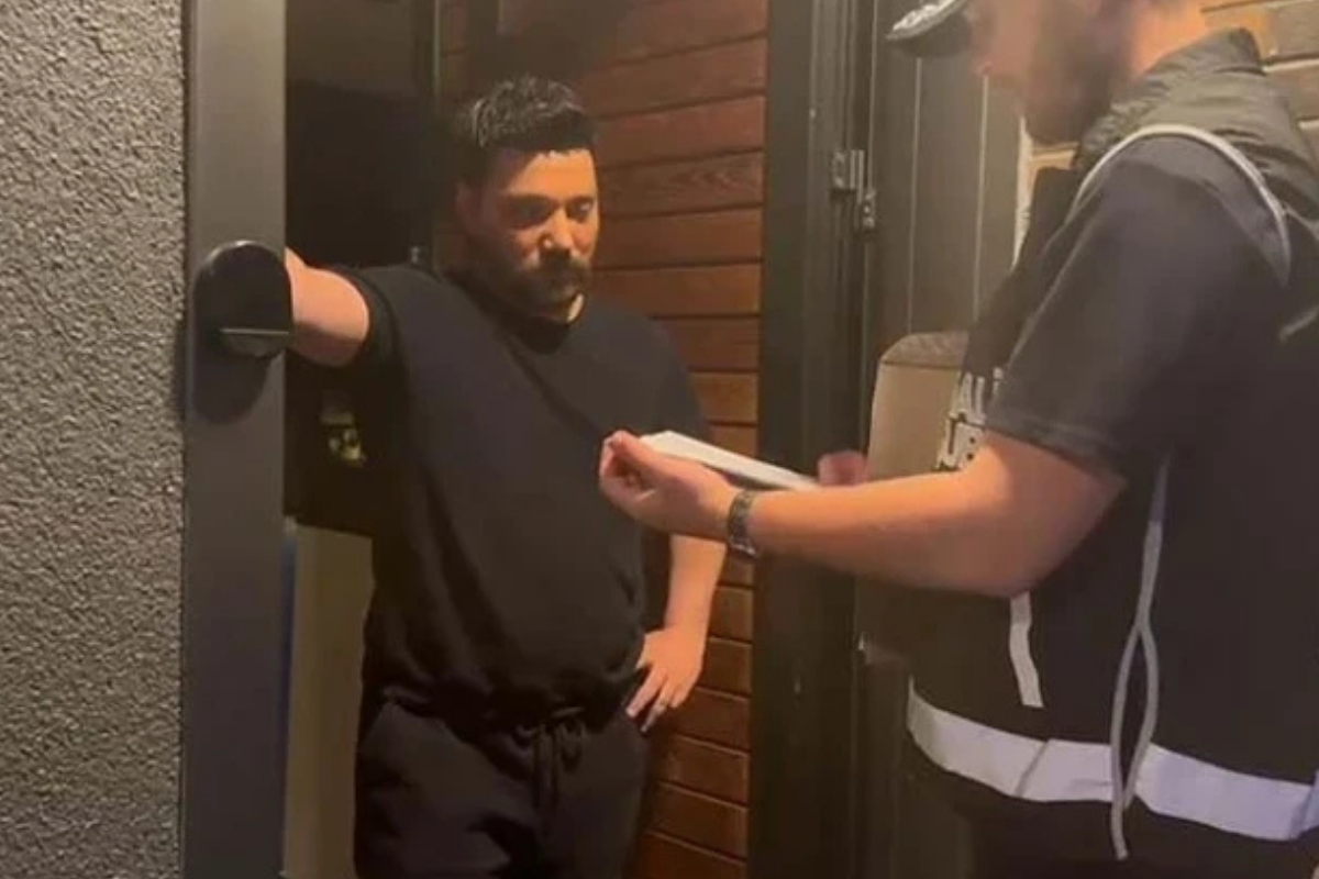 Ahbap Derneği’ne yönelik yürütülen soruşturma kapsamında gözaltına alınan Oğuzhan Uğur, tutuklama talebiyle mahkemeye sevk edildi