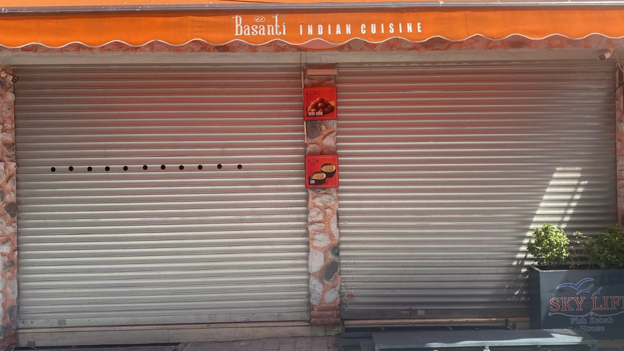 Mahalleliyi ayağa kaldıran kokunun adresi belli oldu: Mühürlü dükkandan çıktı