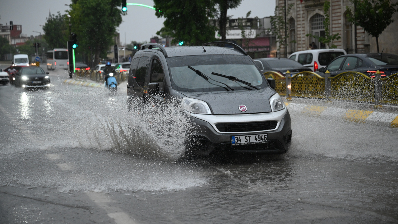 Sicakliklar 13 derece birden dustu edirnede yollar gole dondu KaACKBkT